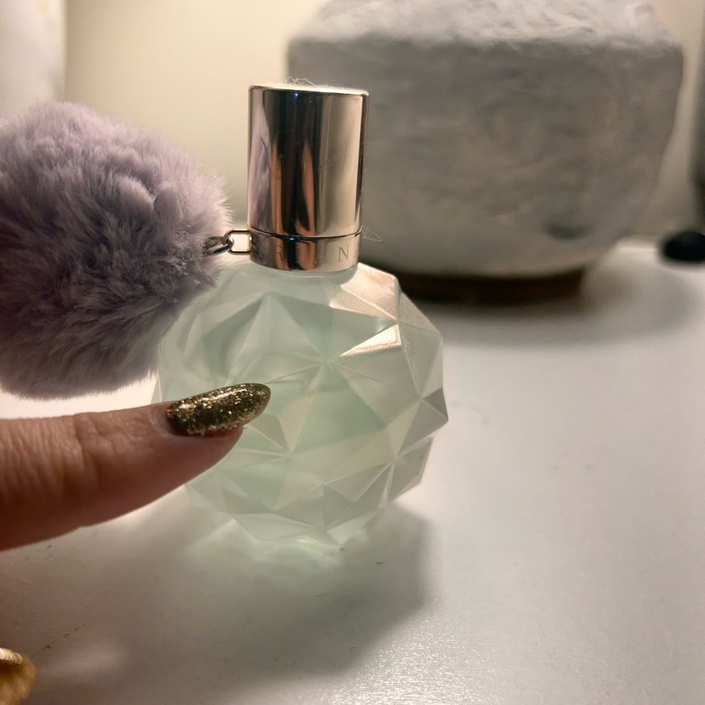 Ariana Grande Moonlight perfume